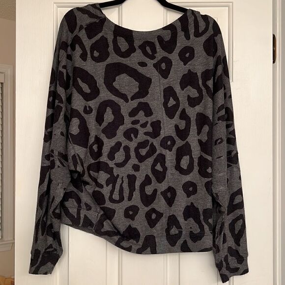 Fabrik Leopard Long Sleeve Oversized Sweater L - Picture 3 of 4